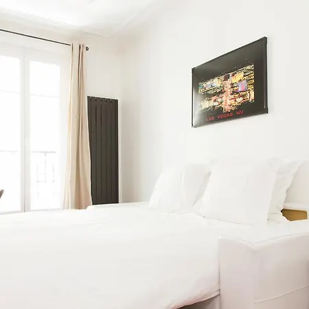 Private Bastille 33 * Parigi